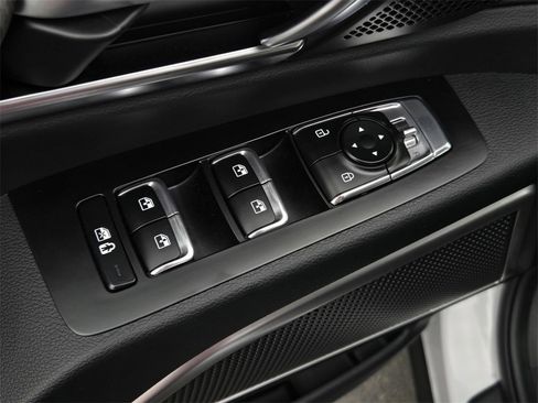 Used 2024 Kia Telluride EX image 11