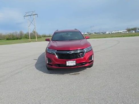 Used 2022 Chevrolet Equinox RS w/ Infotainment Package FWD image 2