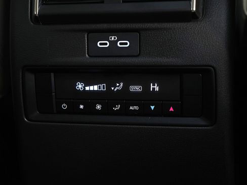 Used 2025 MAZDA CX-90 Plug-In Hybrid w/ Preferred image 17