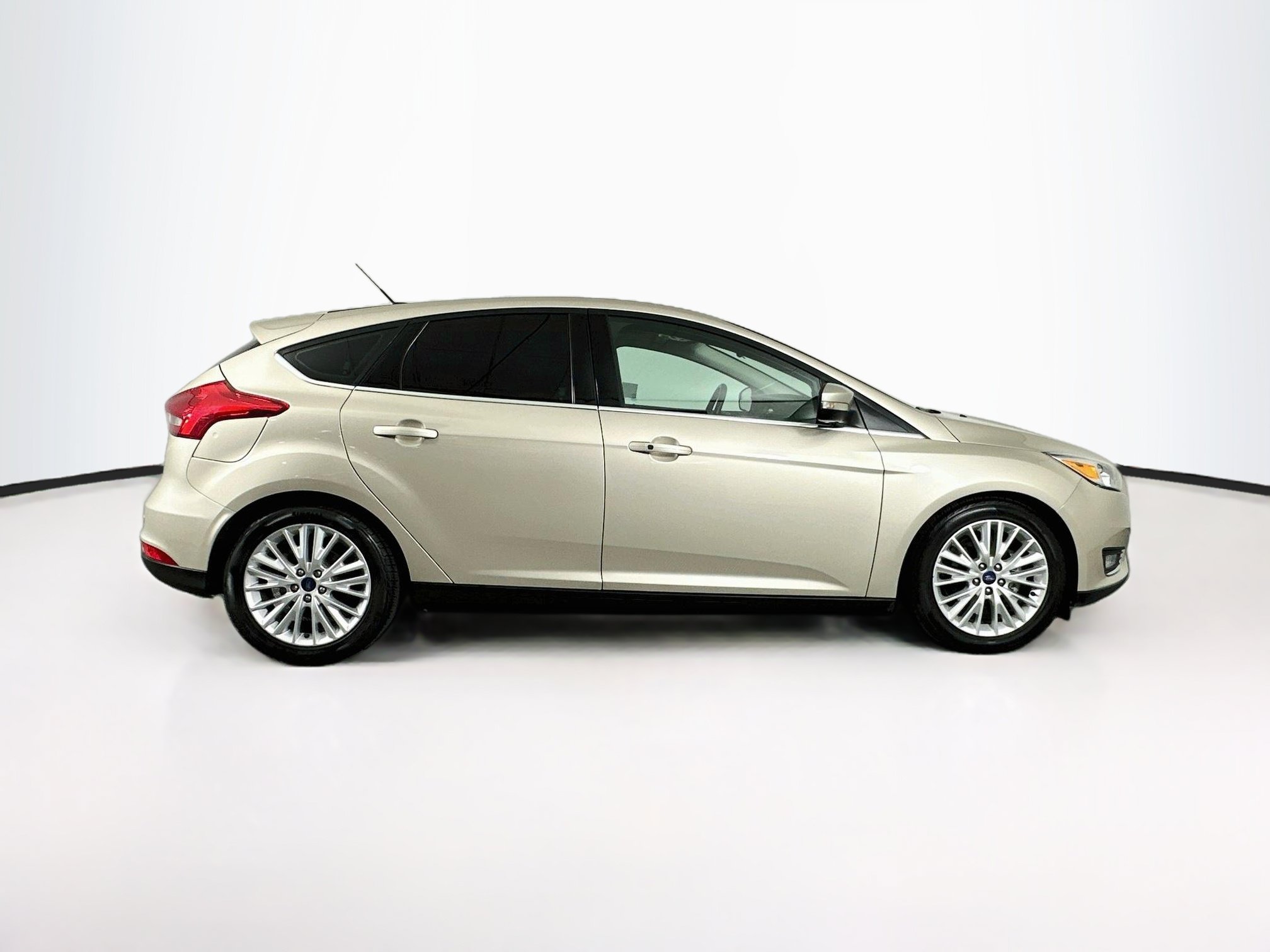 Used 2017 Ford Focus Titanium FWD image 10