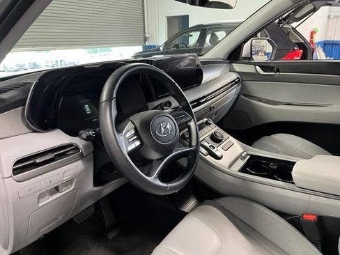 Used 2025 Hyundai Palisade SEL FWD image 22