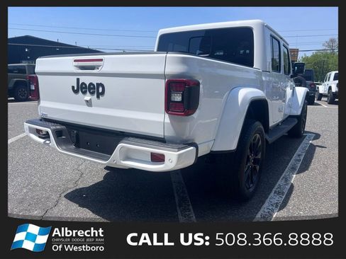 Used 2022 Jeep Gladiator Overland AWD/4WD image 5
