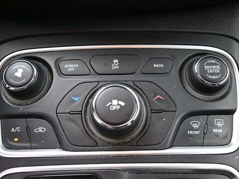 Used 2015 Chrysler 200 Limited w/ Spring Special Group FWD image 25
