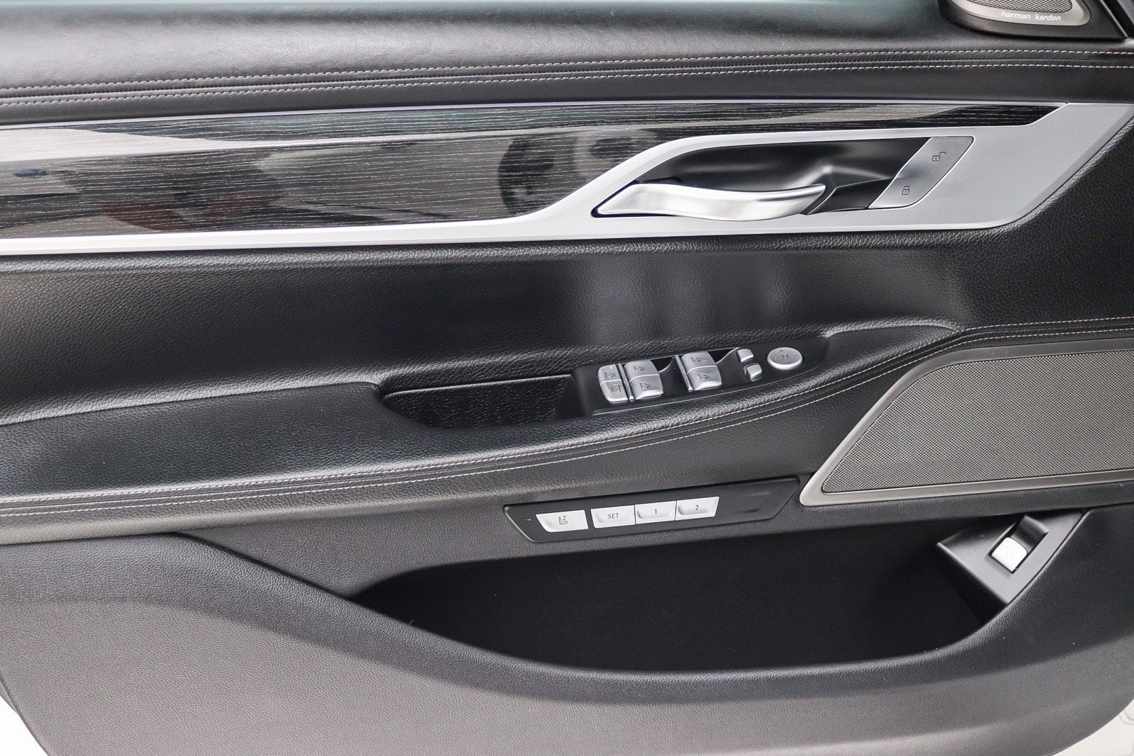 Used 2017 BMW 740i RWD image 26