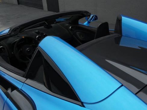 Used 2020 McLaren 600LT Spider RWD image 39