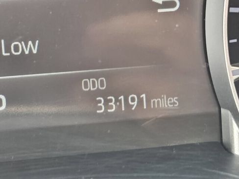 Used 2022 Toyota Highlander XLE FWD image 29
