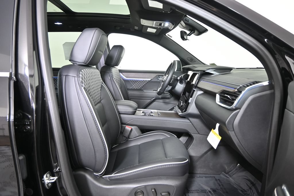 Used 2026 GMC Acadia Denali w/ Super Cruise Package AWD/4WD image 13