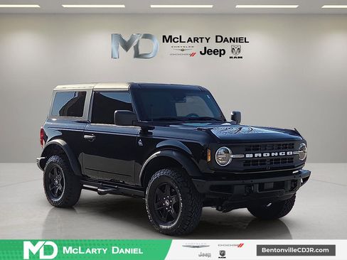 Used 2021 Ford Bronco Black Diamond image 1