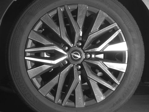 Used 2025 Nissan Altima 2.5 SV image 12