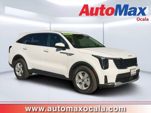 Used 2025 Kia Sorento LX image 1