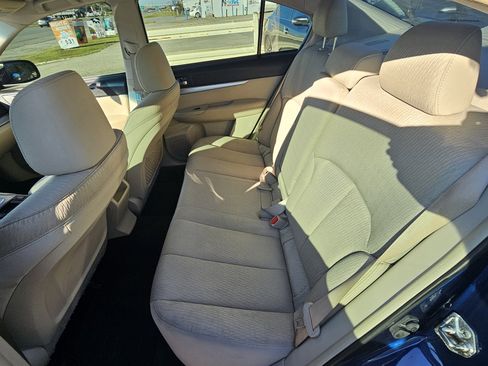 Used 2010 Subaru Legacy 2.5i Premium image 13