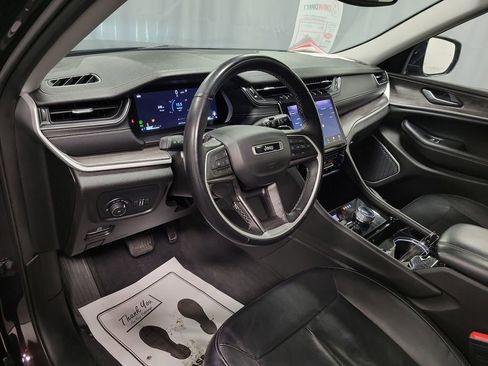 Used 2022 Jeep Grand Cherokee L Limited image 13