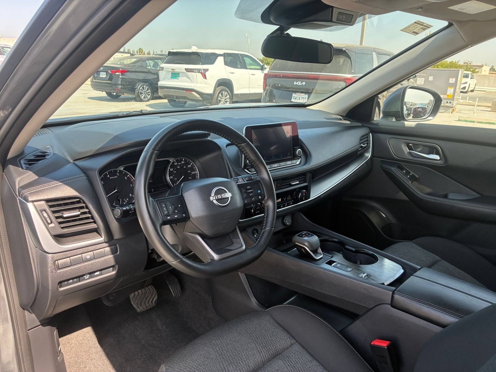 Used 2025 Nissan Rogue SV FWD image 35