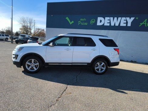 Used 2016 Ford Explorer XLT w/ Equipment Group 201A image 2