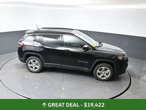 Used 2024 Jeep Compass Latitude image 36