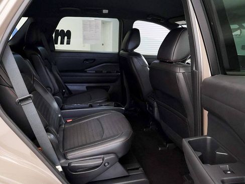 Used 2023 Nissan Pathfinder Rock Creek AWD/4WD image 19