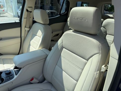 Certified 2023 GMC Acadia Denali w/ Denali Ultimate Package AWD/4WD image 14