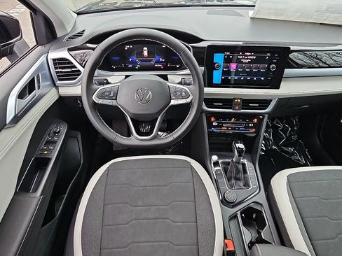 New 2026 Volkswagen Taos SE AWD/4WD image 10