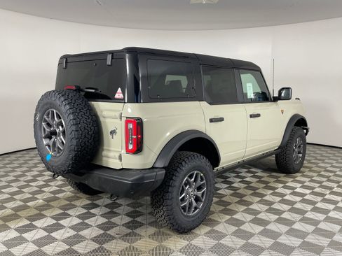 New 2025 Ford Bronco Badlands image 13