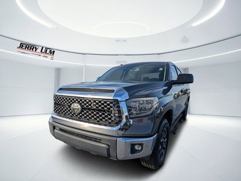 Used 2018 Toyota Tundra SR5 image 6