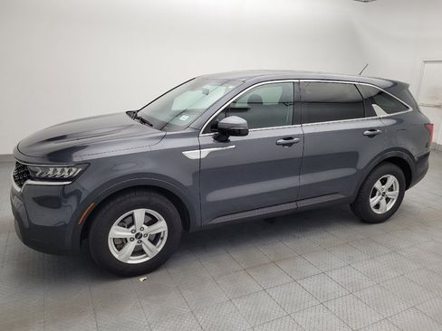 Used 2022 Kia Sorento LX FWD image 2