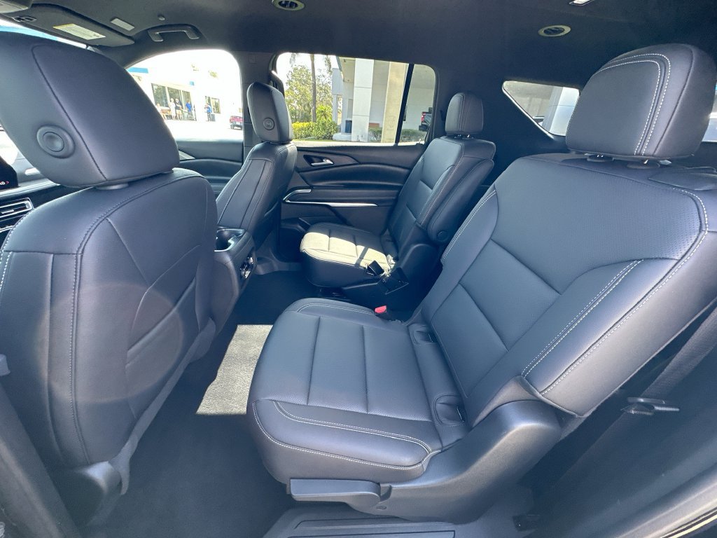 Used 2025 Chevrolet Traverse LT AWD/4WD image 22