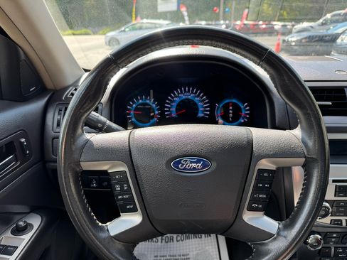 Used 2011 Ford Fusion SEL w/ Moons & Tunes Pkg image 19