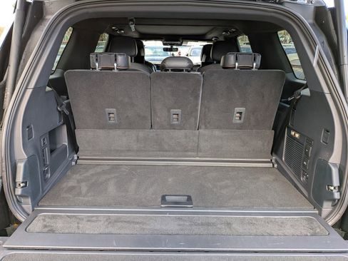 Used 2025 Lincoln Navigator Black Label image 15