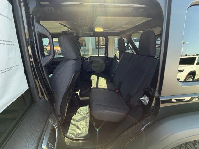 New 2026 Jeep Wrangler Unlimited Rubicon AWD/4WD image 24