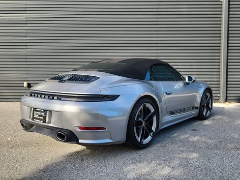 Certified 2025 Porsche 911 Carrera image 7