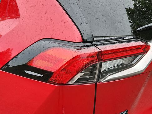 Certified 2022 Toyota RAV4 XSE AWD/4WD image 11