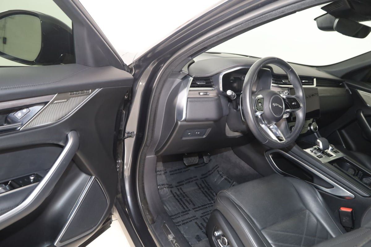Used 2023 Jaguar F-PACE S AWD/4WD image 43