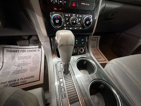 Used 2017 Chevrolet Traverse LT FWD image 15