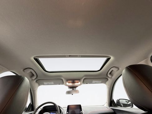 Used 2023 Nissan Sentra SR w/ SR Premium Package image 18