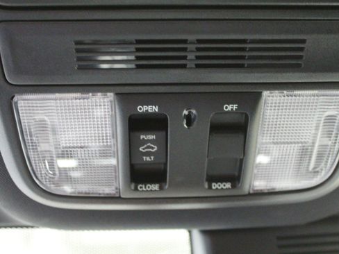 Used 2022 Honda Accord Sport image 13