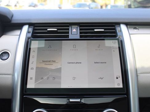 Certified 2025 Land Rover Discovery Dynamic SE image 23