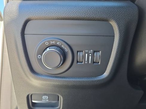 New 2026 Jeep Grand Cherokee L 2WD image 23