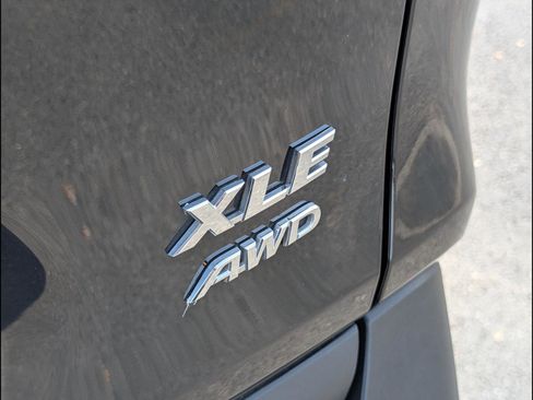 Used 2025 Toyota RAV4 XLE image 8