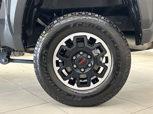 Used 2025 Toyota Tacoma TRD Off-Road AWD/4WD image 11