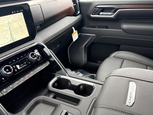 New 2026 GMC Sierra 2500 Denali w/ Denali Reserve Package AWD/4WD image 24