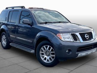Used 2012 Nissan Pathfinder LE w/ DVD Entertainment Pkg RWD video 2