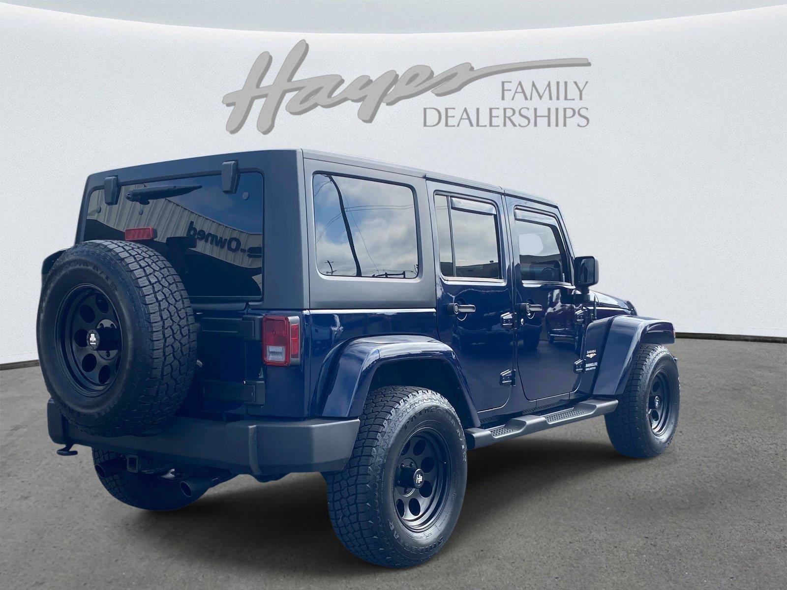 Used 2013 Jeep Wrangler Unlimited Sahara w/ Connectivity Group AWD/4WD image 3
