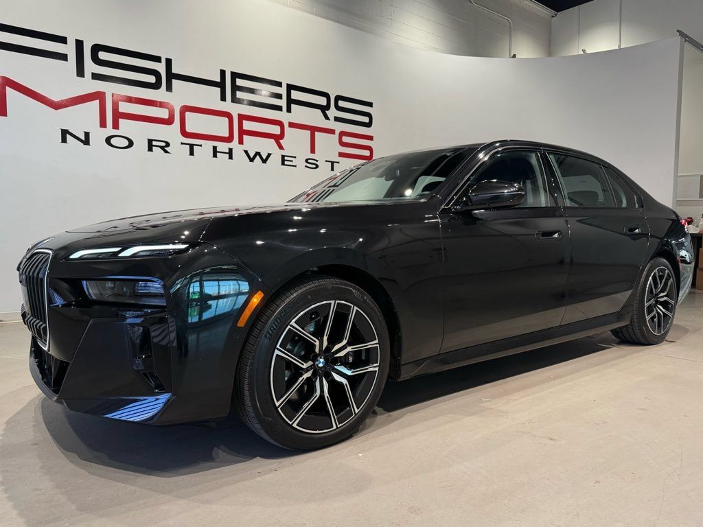 Used 2025 BMW 760i xDrive AWD/4WD image 8