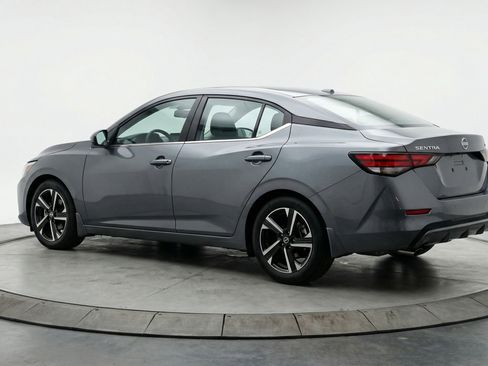 Used 2025 Nissan Sentra SV image 6