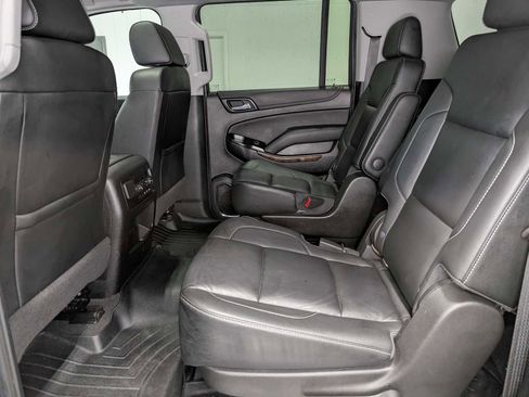Used 2020 Chevrolet Suburban LT image 25