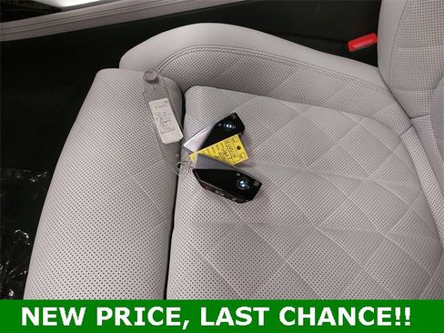 Used 2023 BMW X7 xDrive40i w/ Executive Package image 35