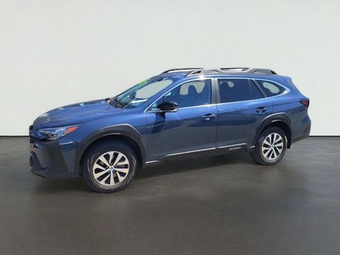 Certified 2025 Subaru Outback Premium AWD/4WD image 1