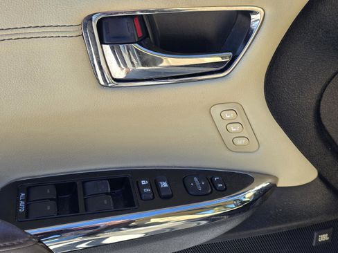 Used 2015 Toyota Avalon Limited image 7