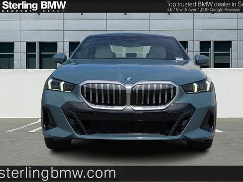 New 2026 BMW 550e xDrive image 2