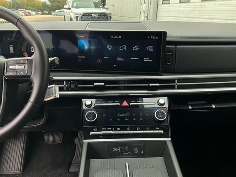 Used 2025 Hyundai Santa Fe SEL image 16